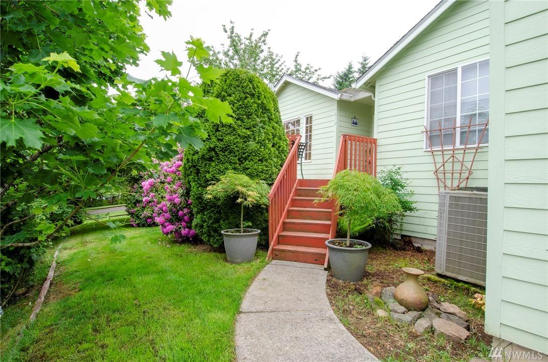 1610 31st Ave - Photo 1