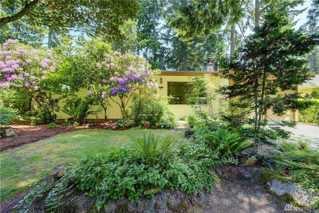 15738 Wallingford Ave - Photo 1