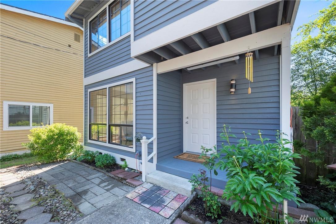 1037 113th St - Photo 1