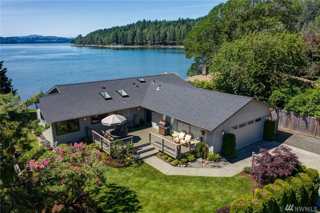 200 Bayshore Dr - Photo 1