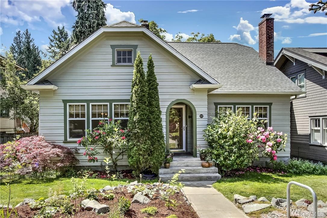 818 Ainsworth Ave - Photo 1