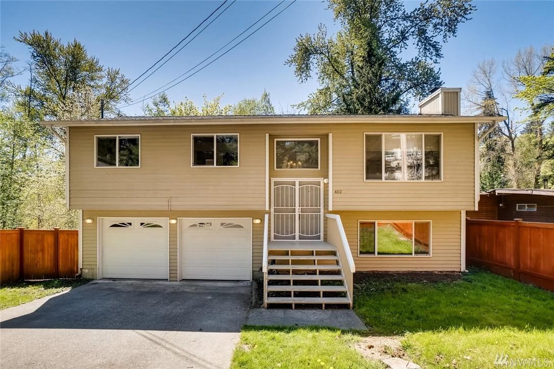 402 137th St - Photo 1