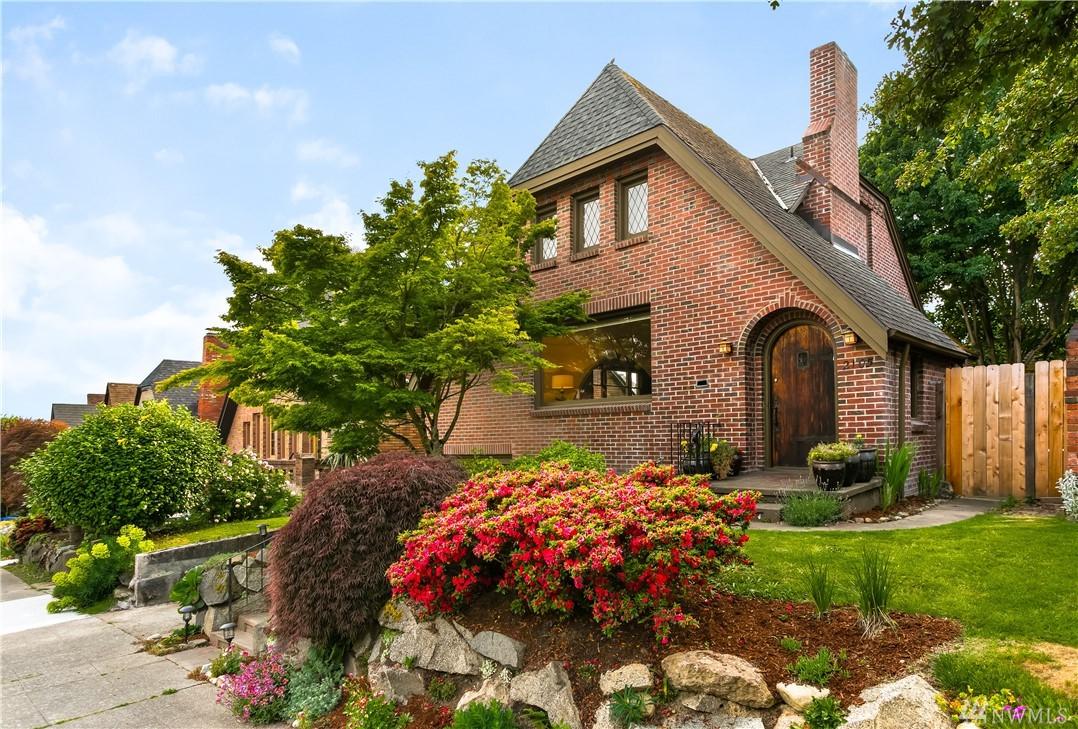 2105 30th Ave - Photo 1
