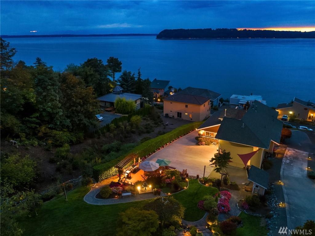 10129 Marine View Dr - Photo 1