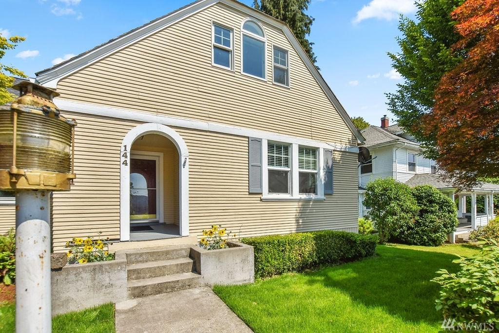 144 3rd St - Photo 1