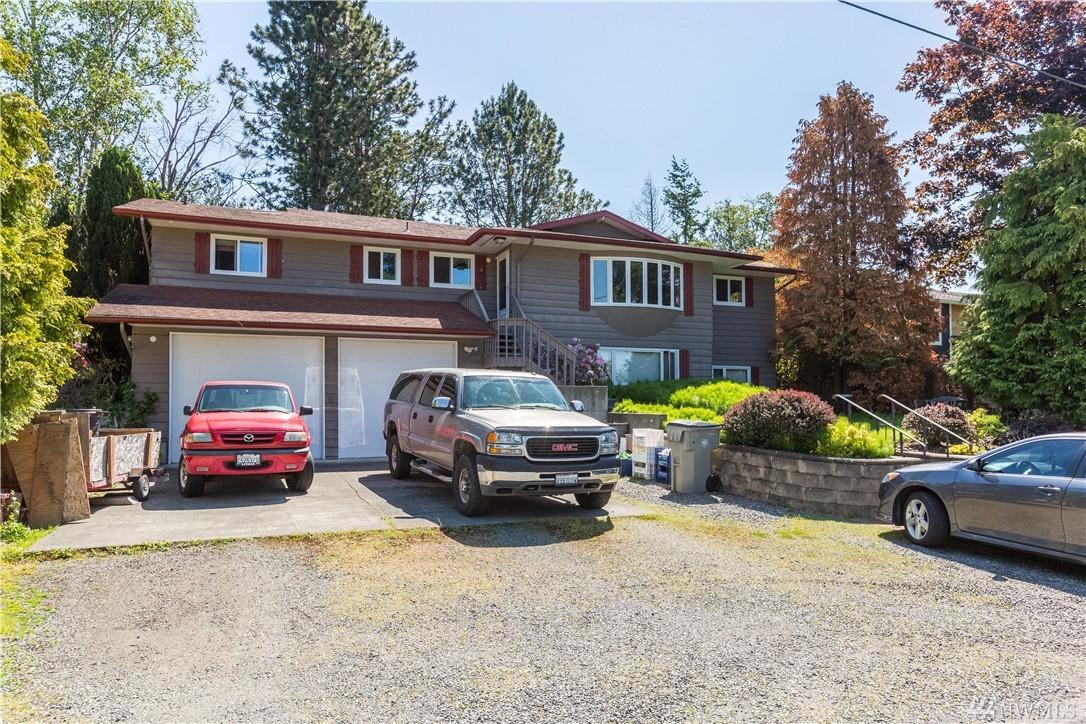 2824 St. Clair - Photo 1