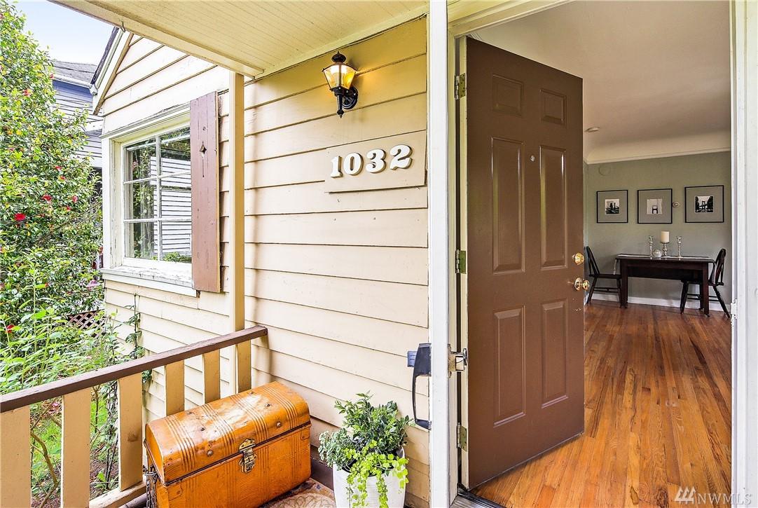1032 152nd St - Photo 1