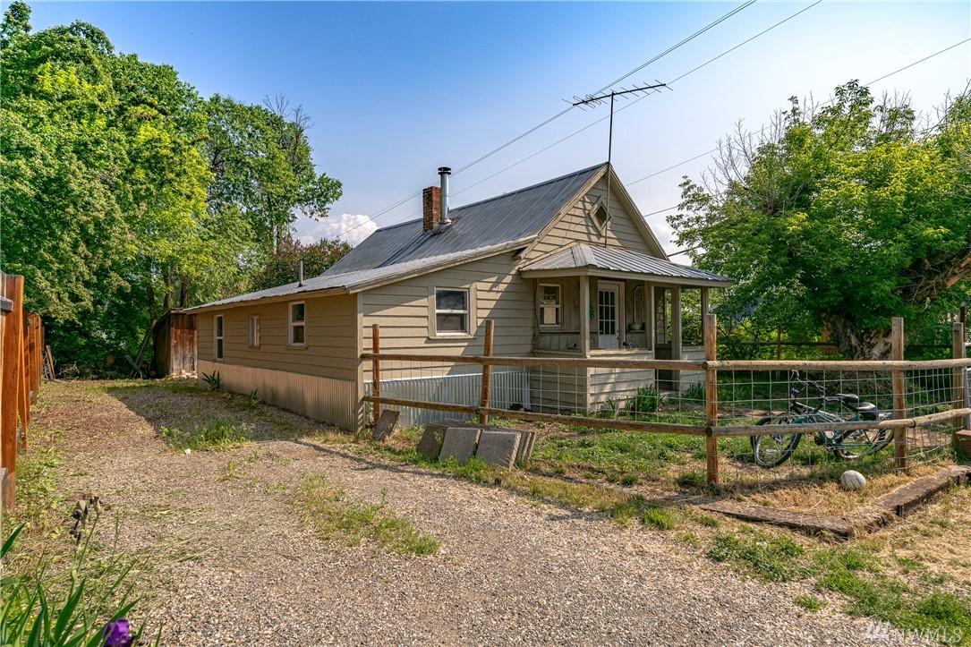 302 Twisp Ave - Photo 1