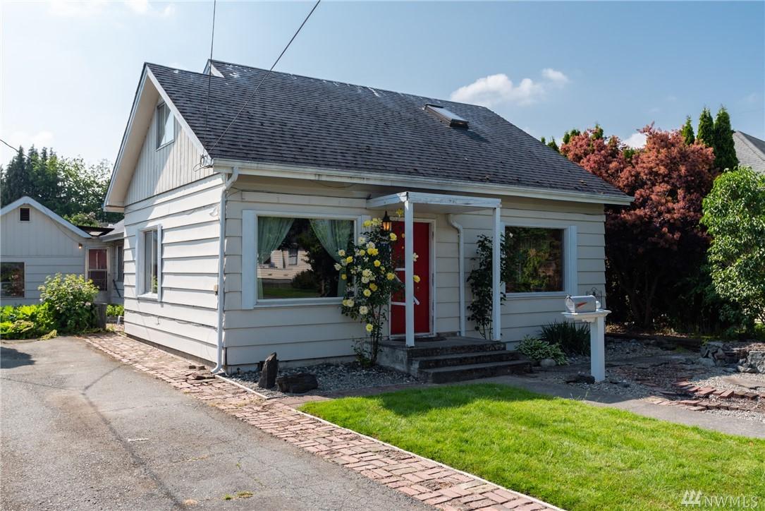 311 Anacortes St - Photo 1