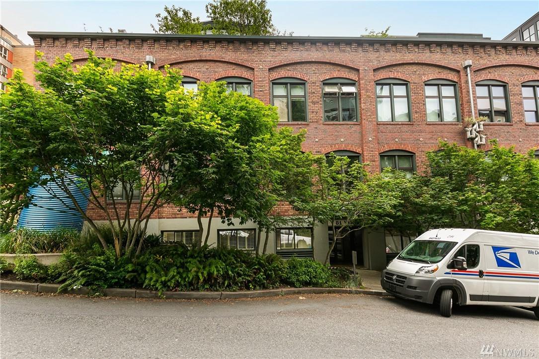 81 Vine St - Photo 1