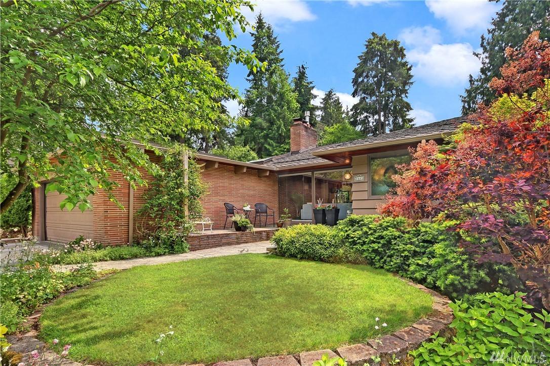 3541 166th Street - Photo 1