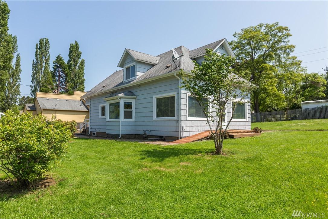 2301 Harris Ave - Photo 1
