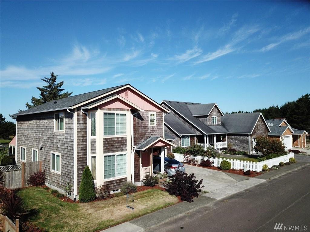 2707 Sea Crest Ave - Photo 1