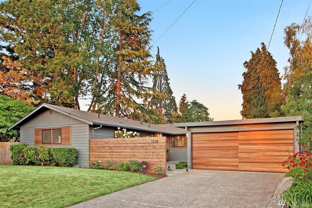 1028 159th Pl - Photo 1