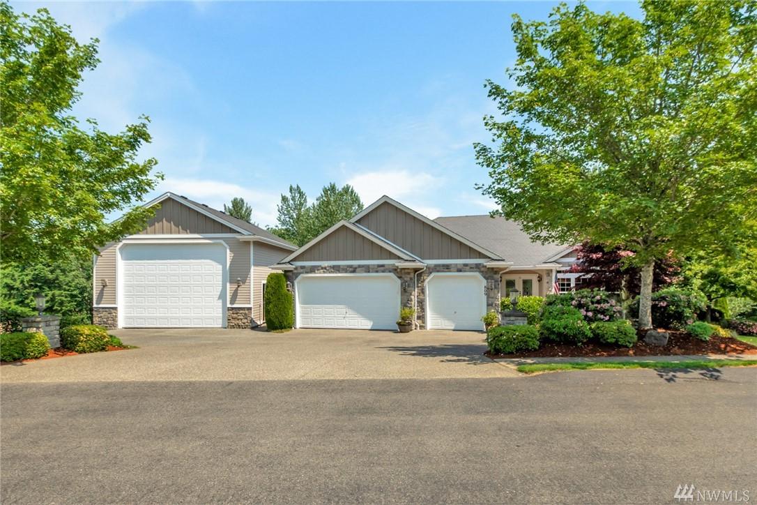 809 195th Ave - Photo 1