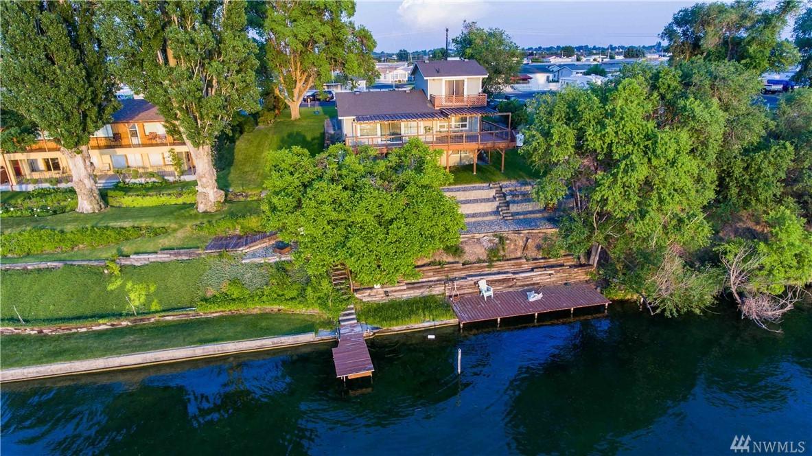 2112 Marina Dr - Photo 1