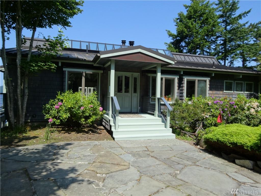 546 Marine Dr - Photo 1