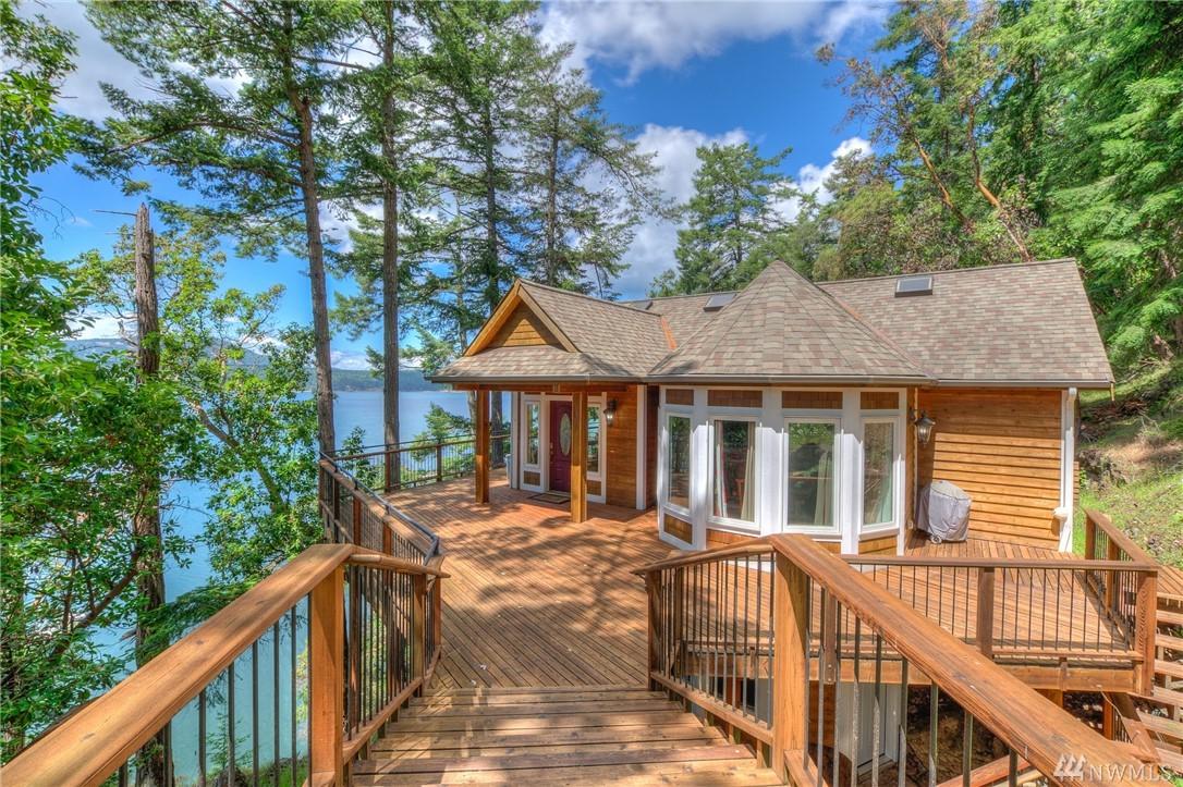 647 Shore Dr - Photo 1