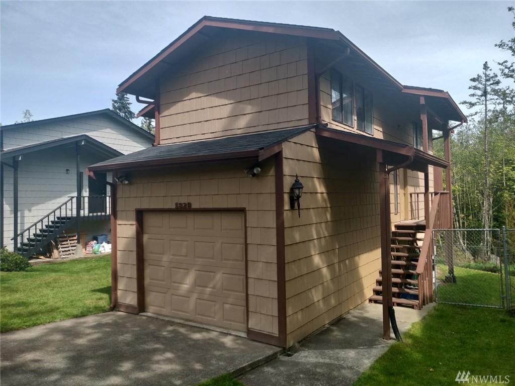 1329 Campbell Ave - Photo 1