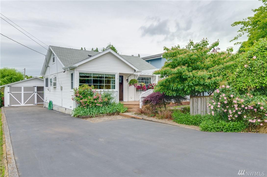 801 18th Ave - Photo 1