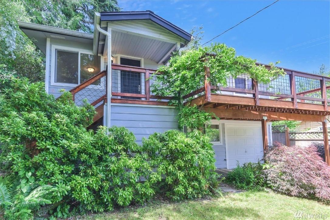 5609 32nd Ave - Photo 1