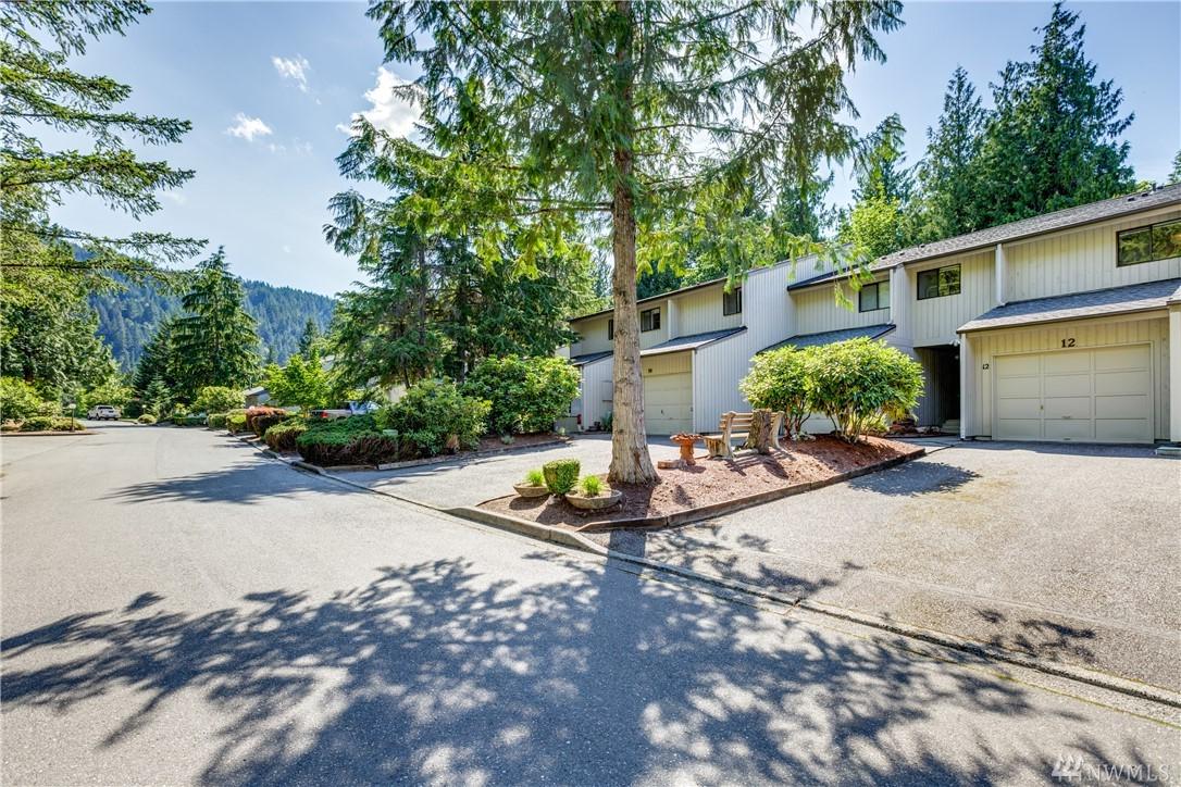 1 Lake Louise Dr - Photo 1