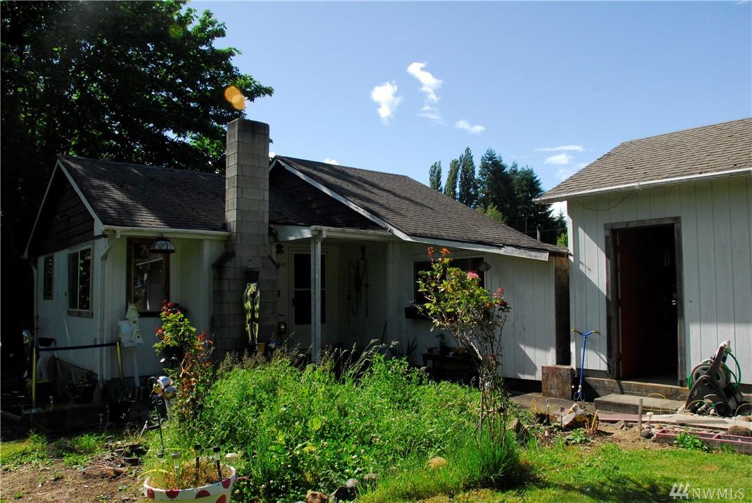 917 E St - Photo 1
