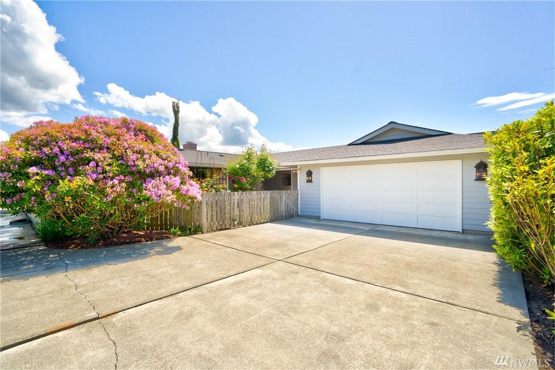 1909 Bay Place - Photo 1