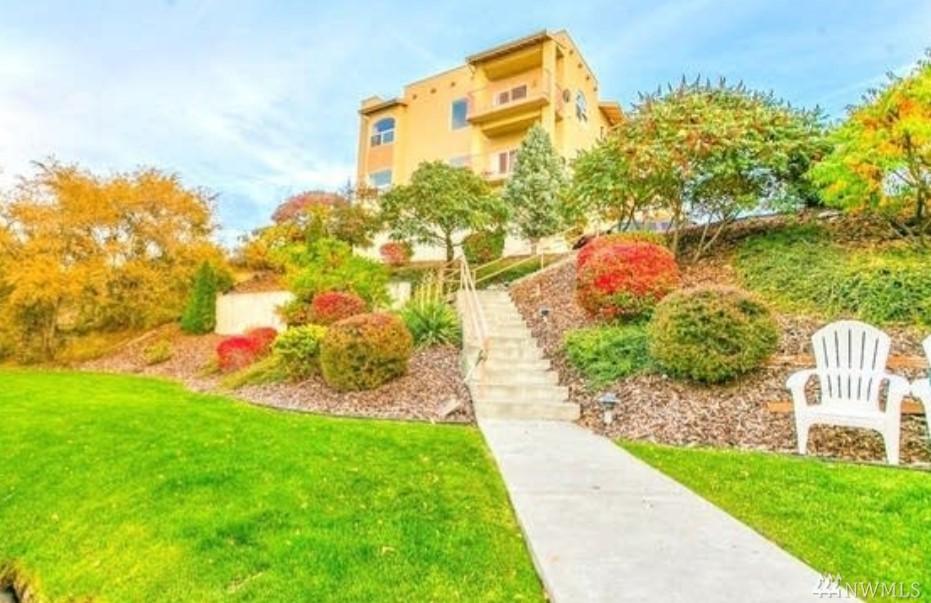 2812 Marina Dr - Photo 1