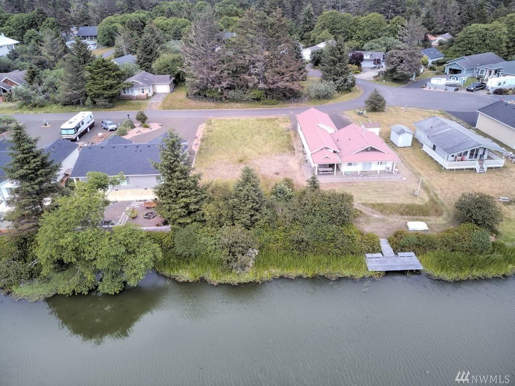 663 Island Cir - Photo 1