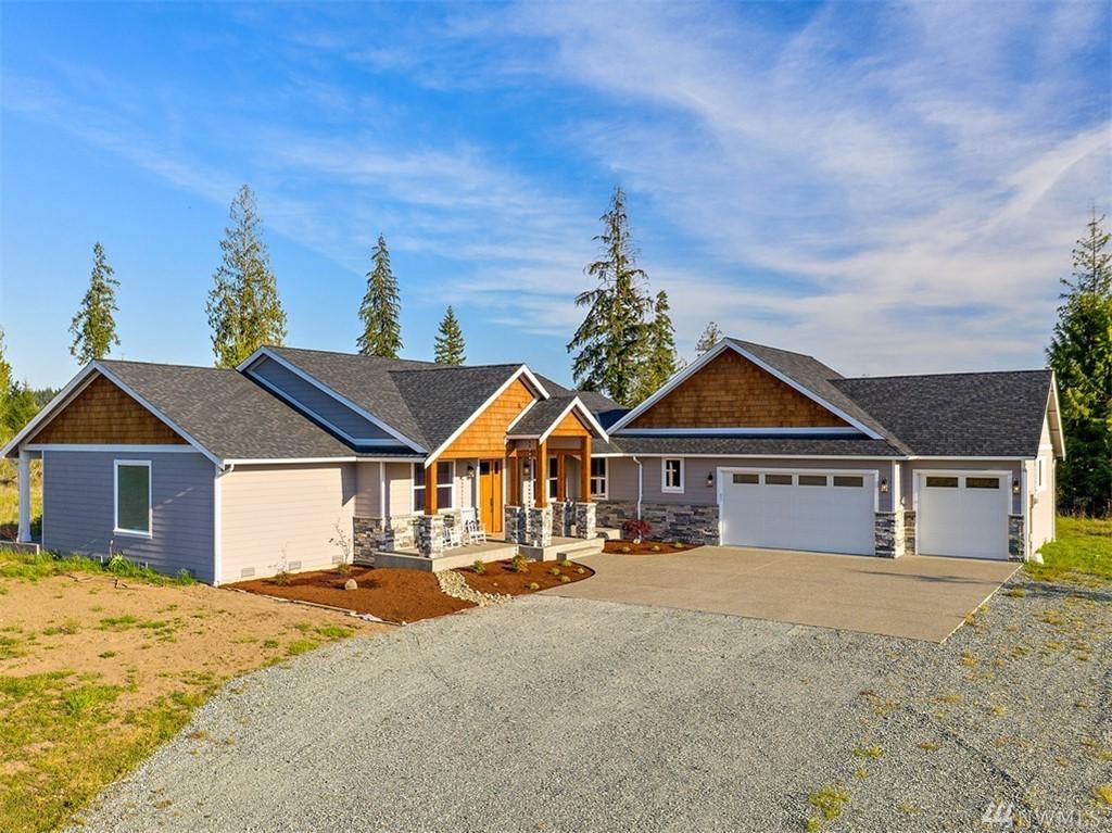 4604 370 St - Photo 1