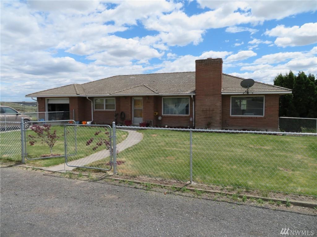 304 6th St - Photo 1