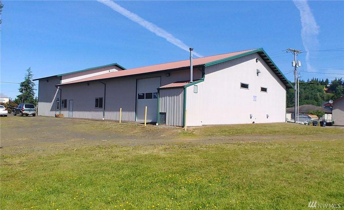 2305 Bay Ave - Photo 1