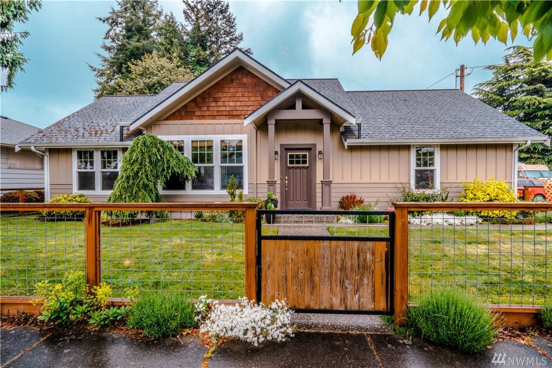 630 Anacortes St - Photo 1