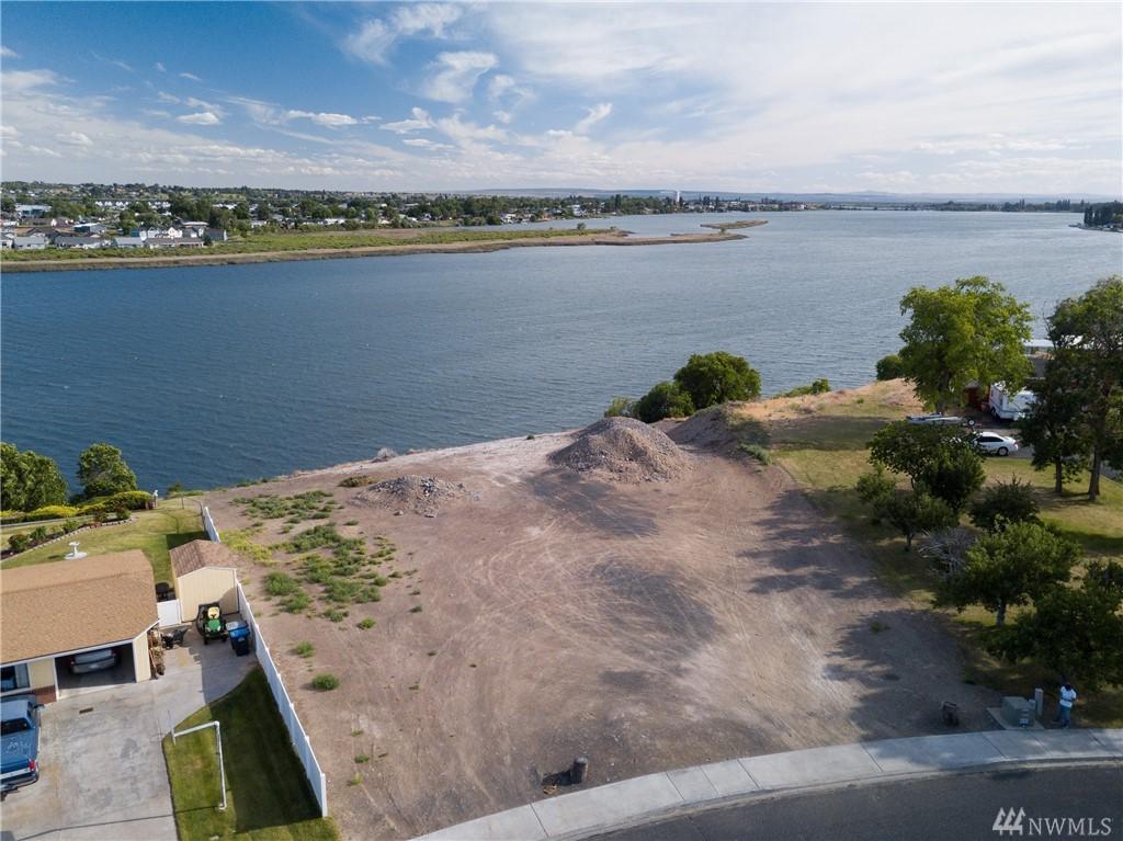 218 Crestview Dr - Photo 1