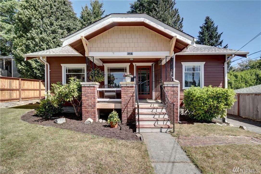 4307 25th St - Photo 1