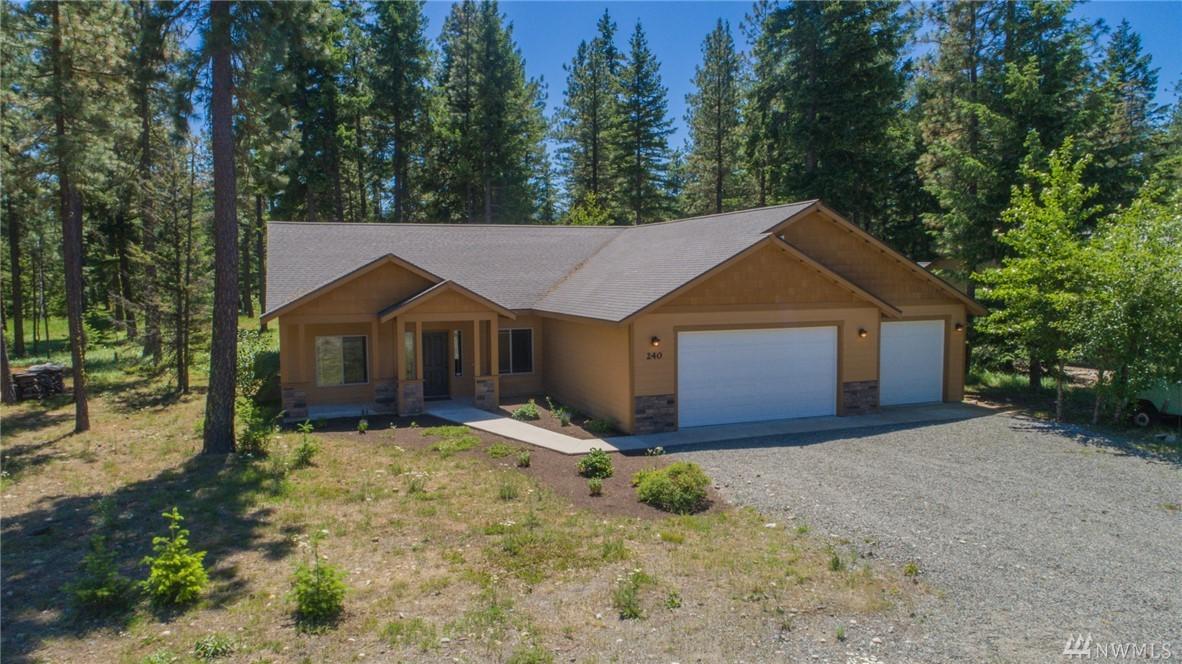 240 Tamarack Dr - Photo 1