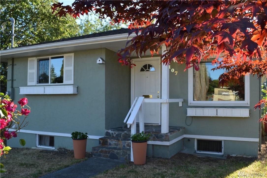 1107 Olympic Ave - Photo 1