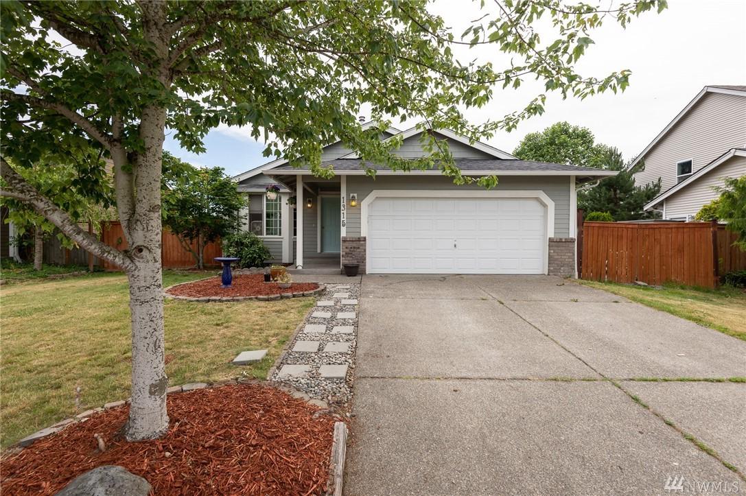 1315 Riddell Ave - Photo 1