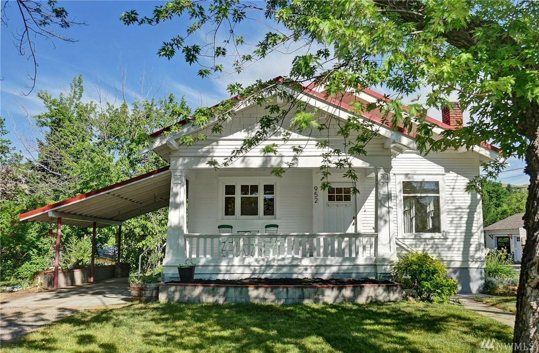 952 Roger St - Photo 1