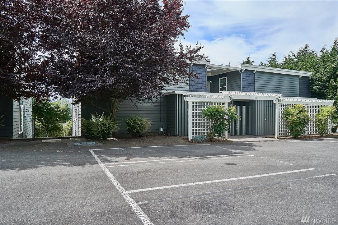 1111 Kirkland Ave - Photo 1