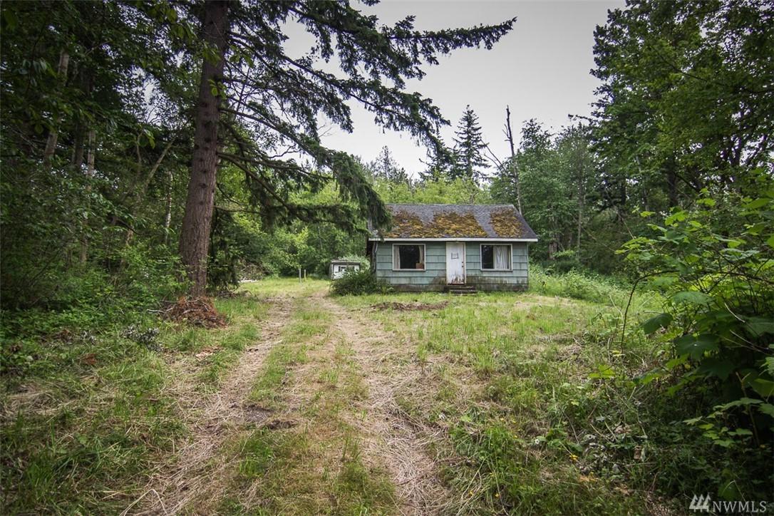 1087 Laurel Rd - Photo 1