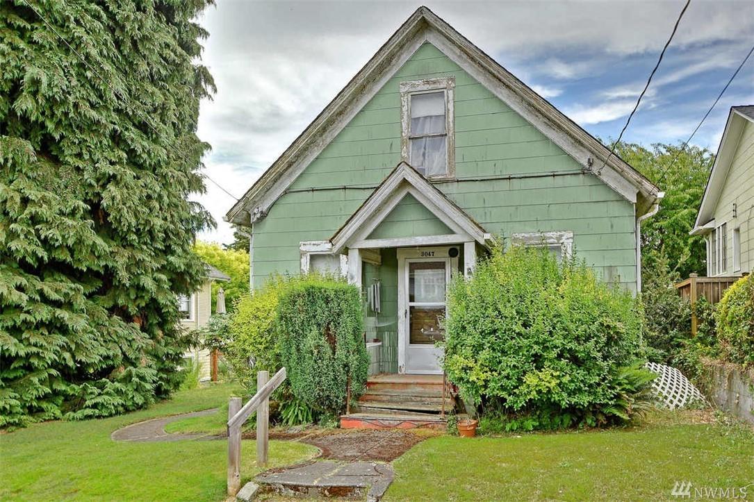 3047 59TH St - Photo 1