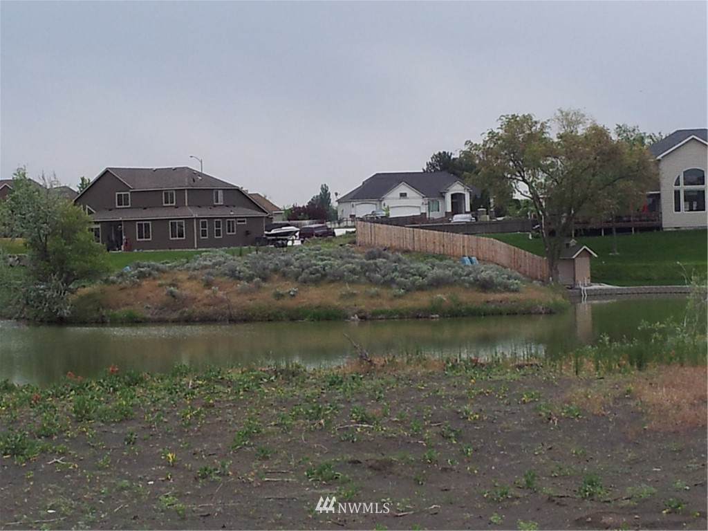 820 Camas Place - Photo 1