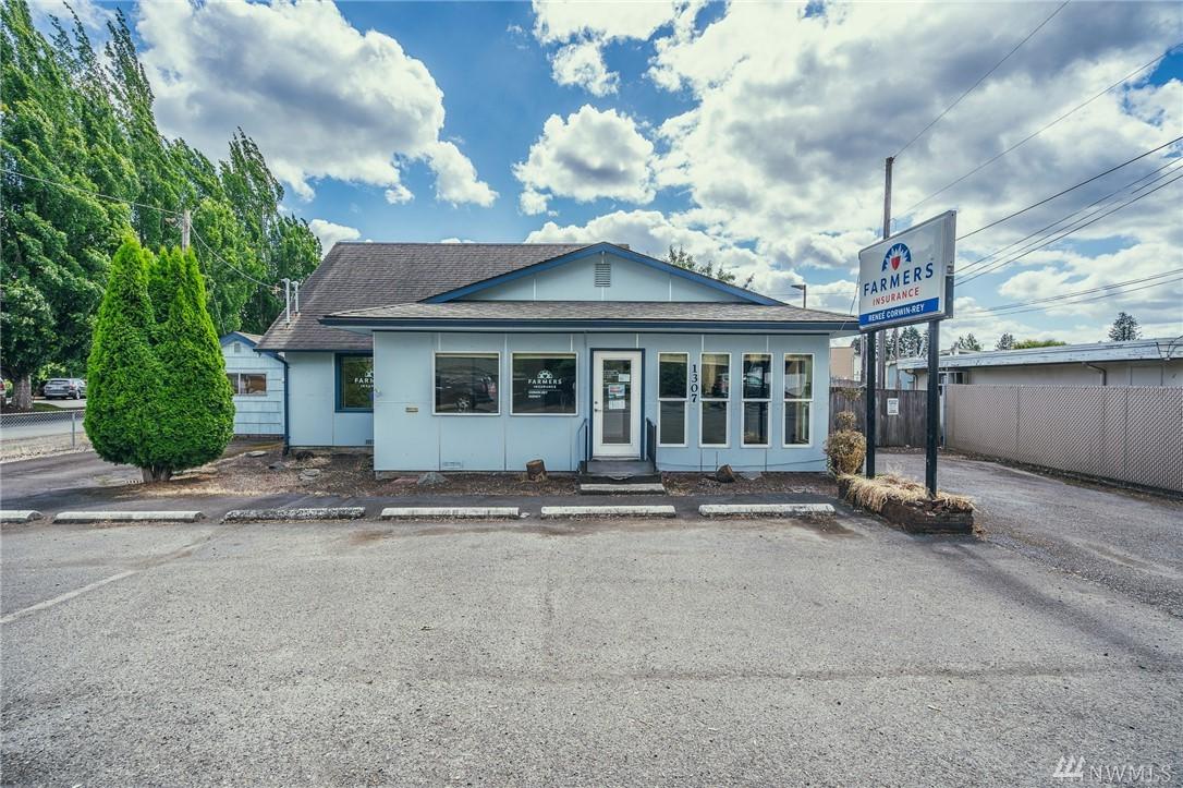 1307 Harrison Ave - Photo 1