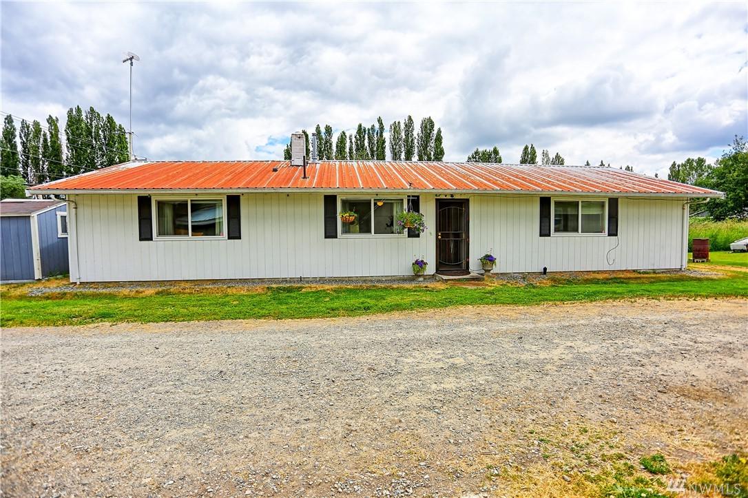 330 11th Ave - Photo 1