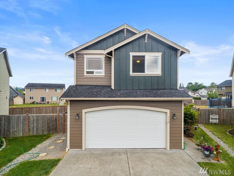 112 Ames St - Photo 1