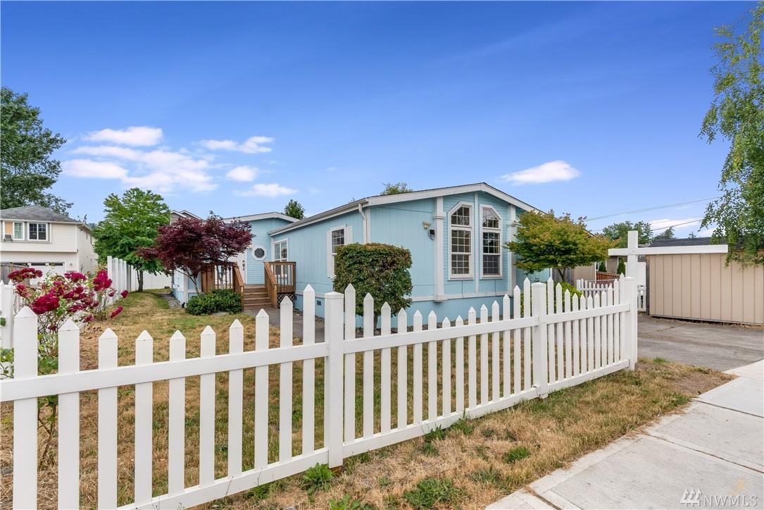 425 Milwaukee Blvd - Photo 1