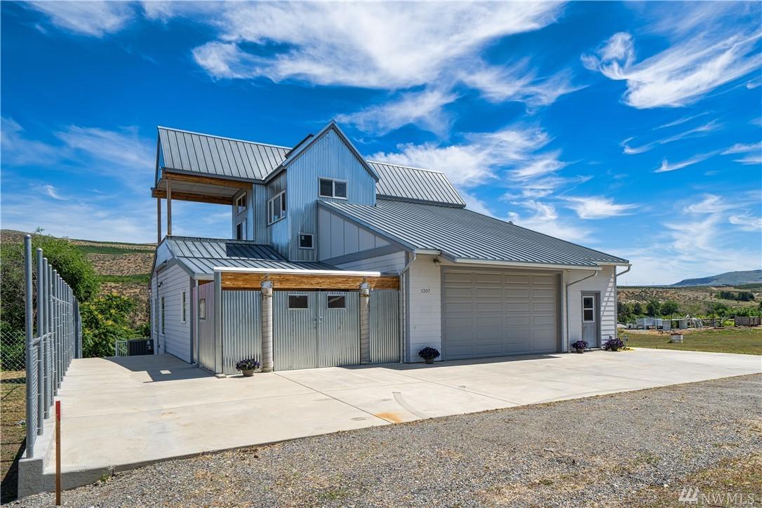 1307 Jefferson Ave - Photo 1