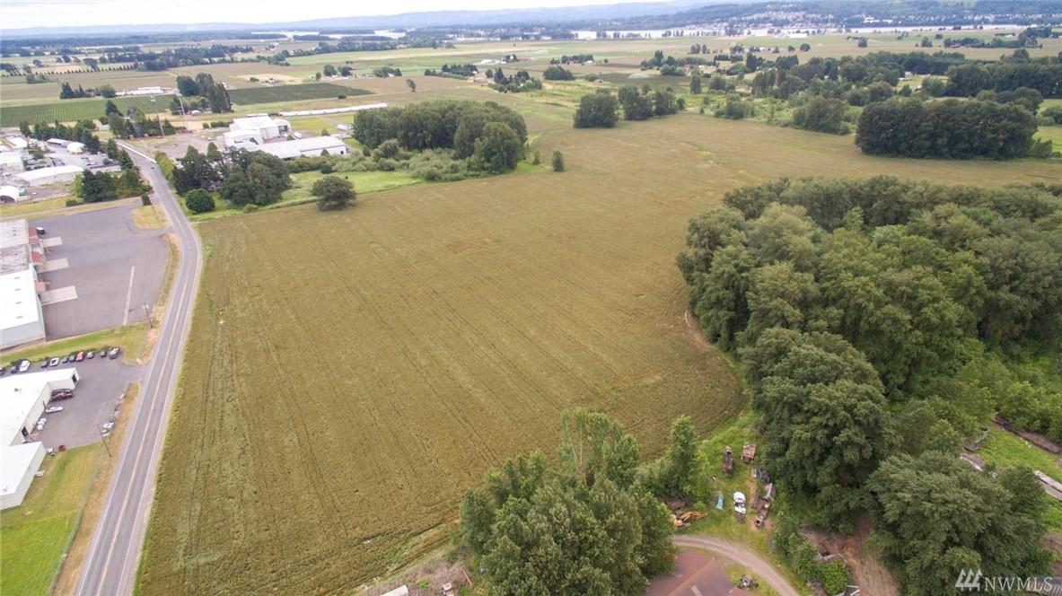 2 Pekin - Photo 1